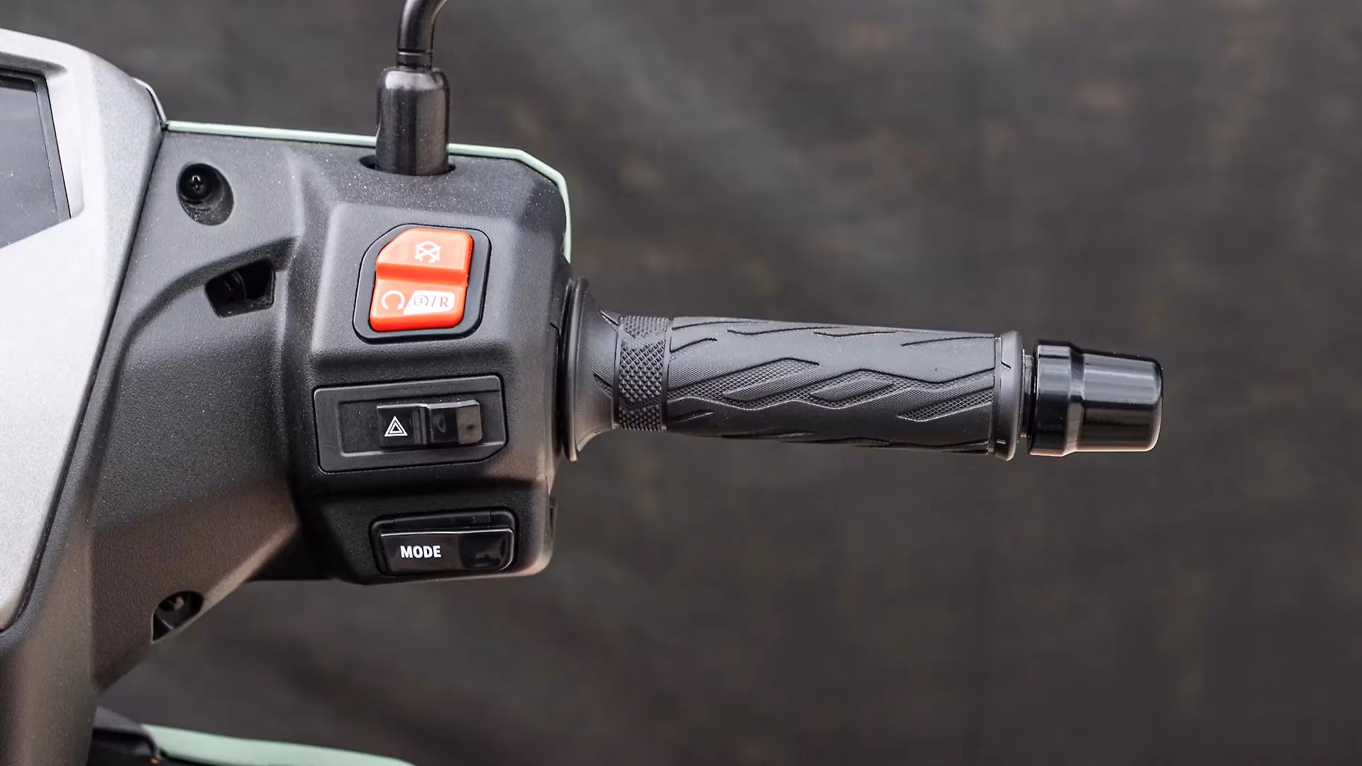 SUZUKI E-access thumbnail 4